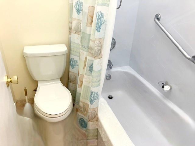 Lauderdale Oaks Condo 1 - Residential Lease