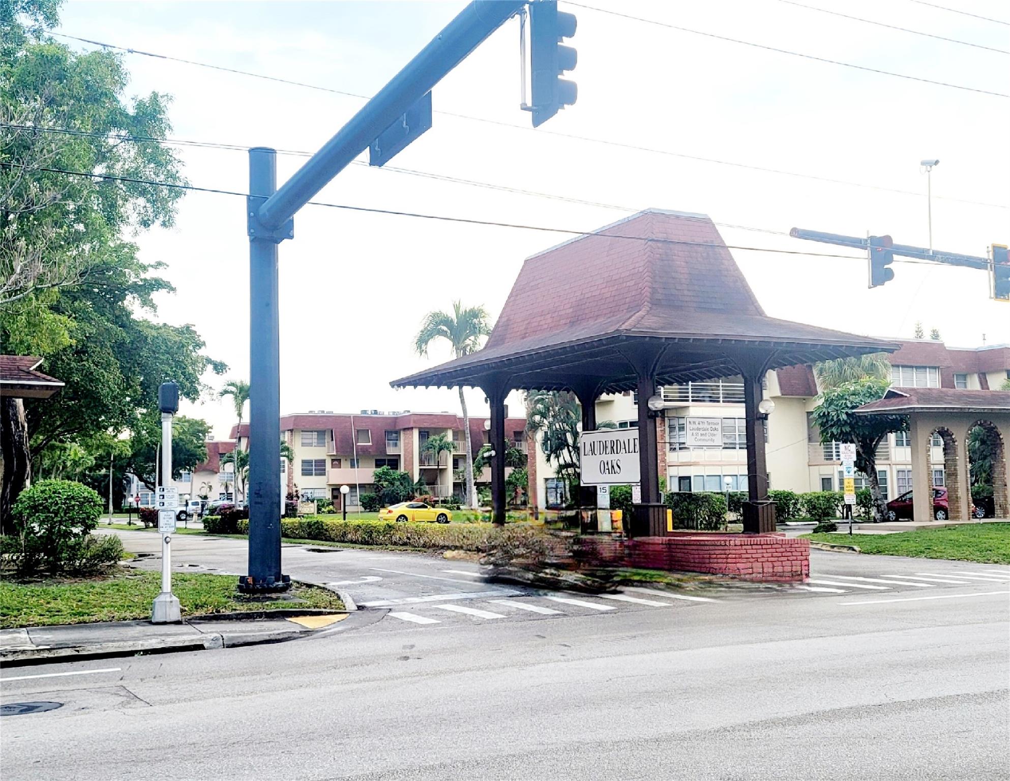 Lauderdale Oaks Condo 1 - Residential Lease