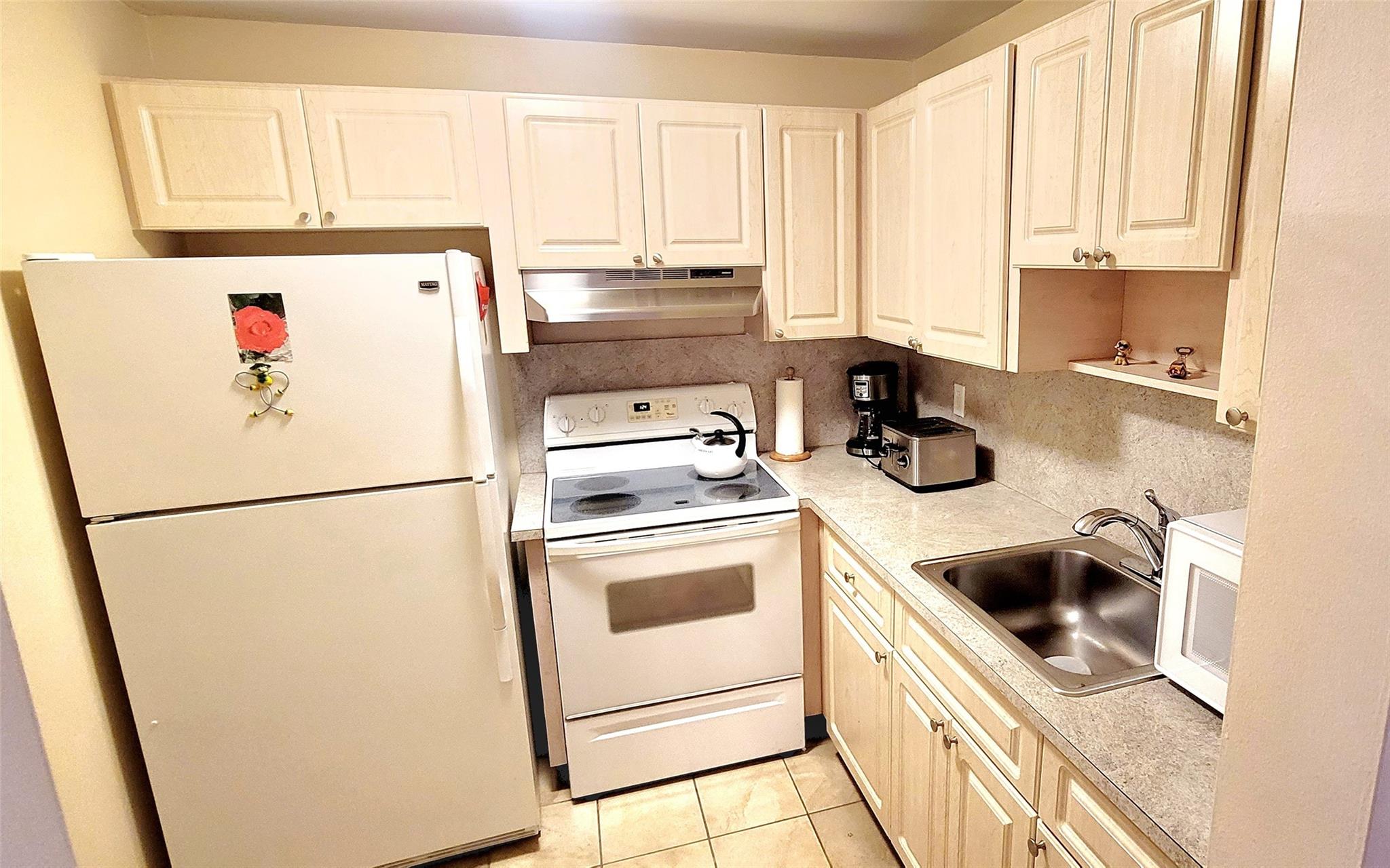 Lauderdale Oaks Condo 1 - Residential Lease