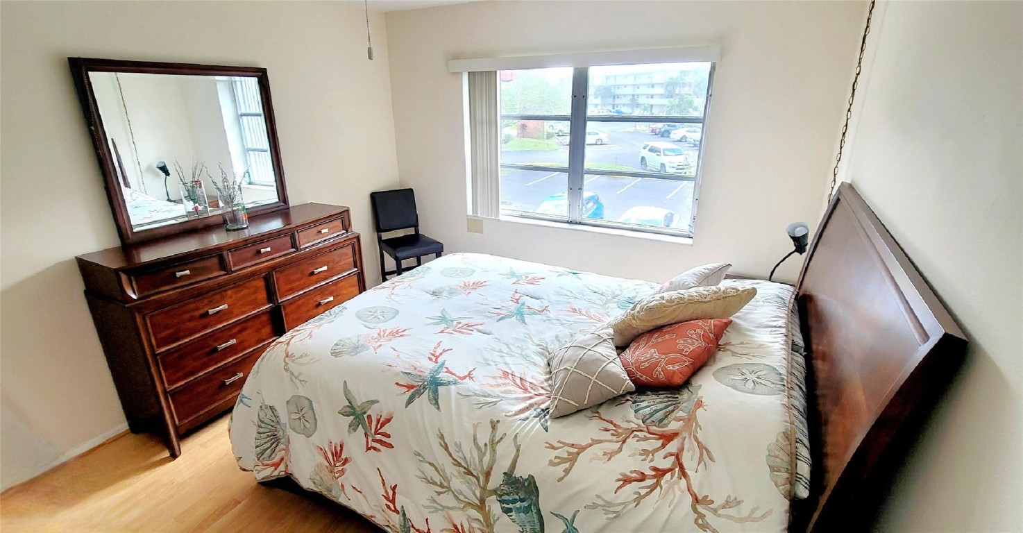 Lauderdale Oaks Condo 1 - Residential Lease