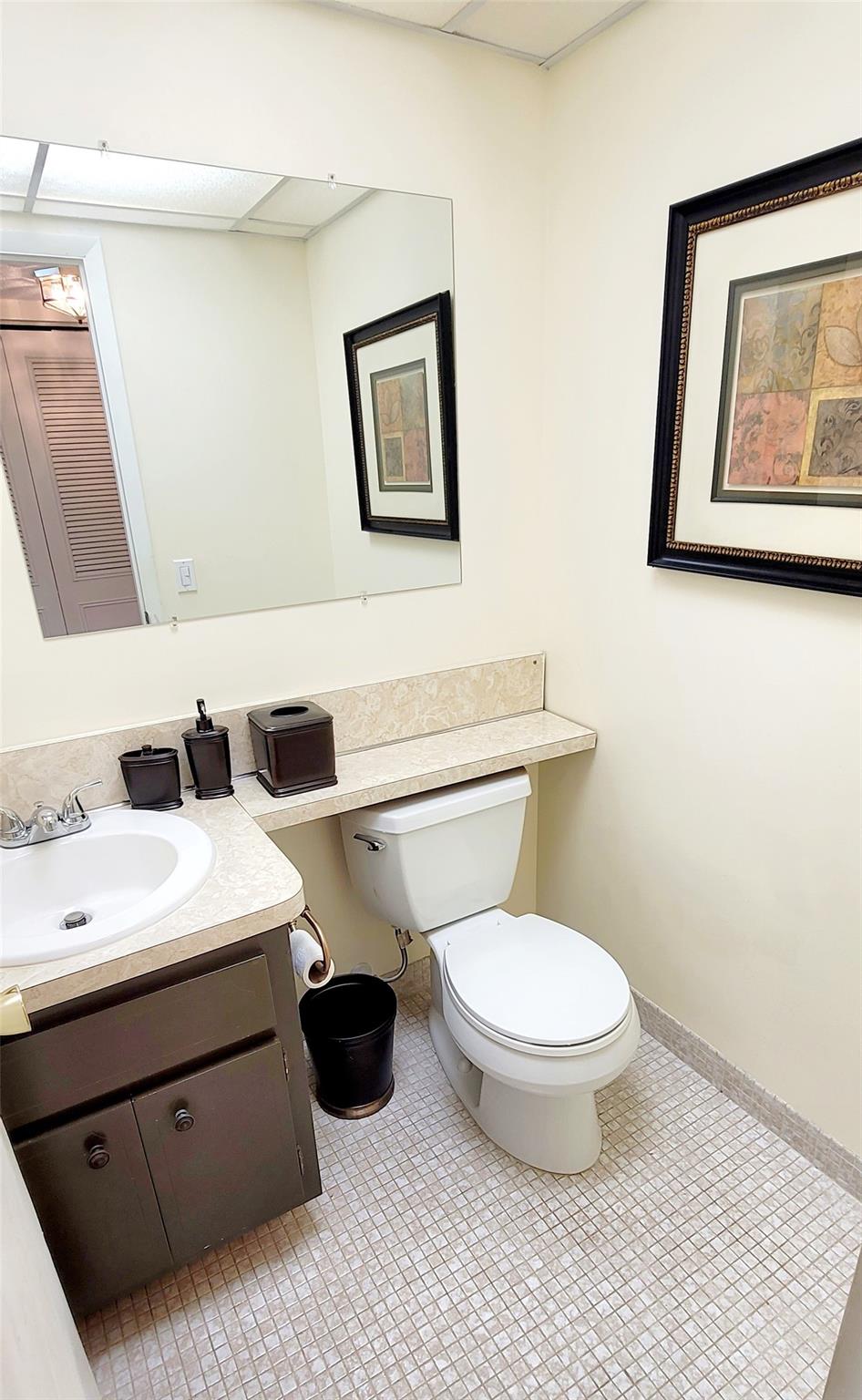 Lauderdale Oaks Condo 1 - Residential Lease