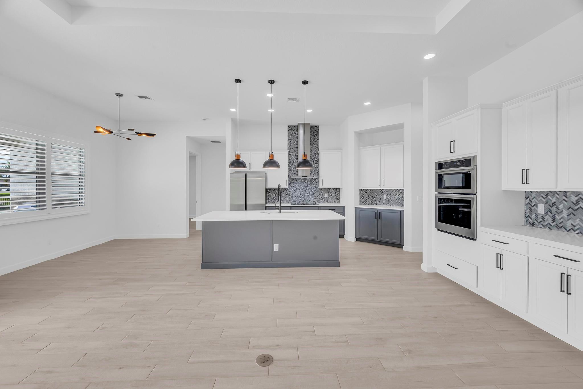 PORT ST LUCIE SECTION 9 - Residential Lease