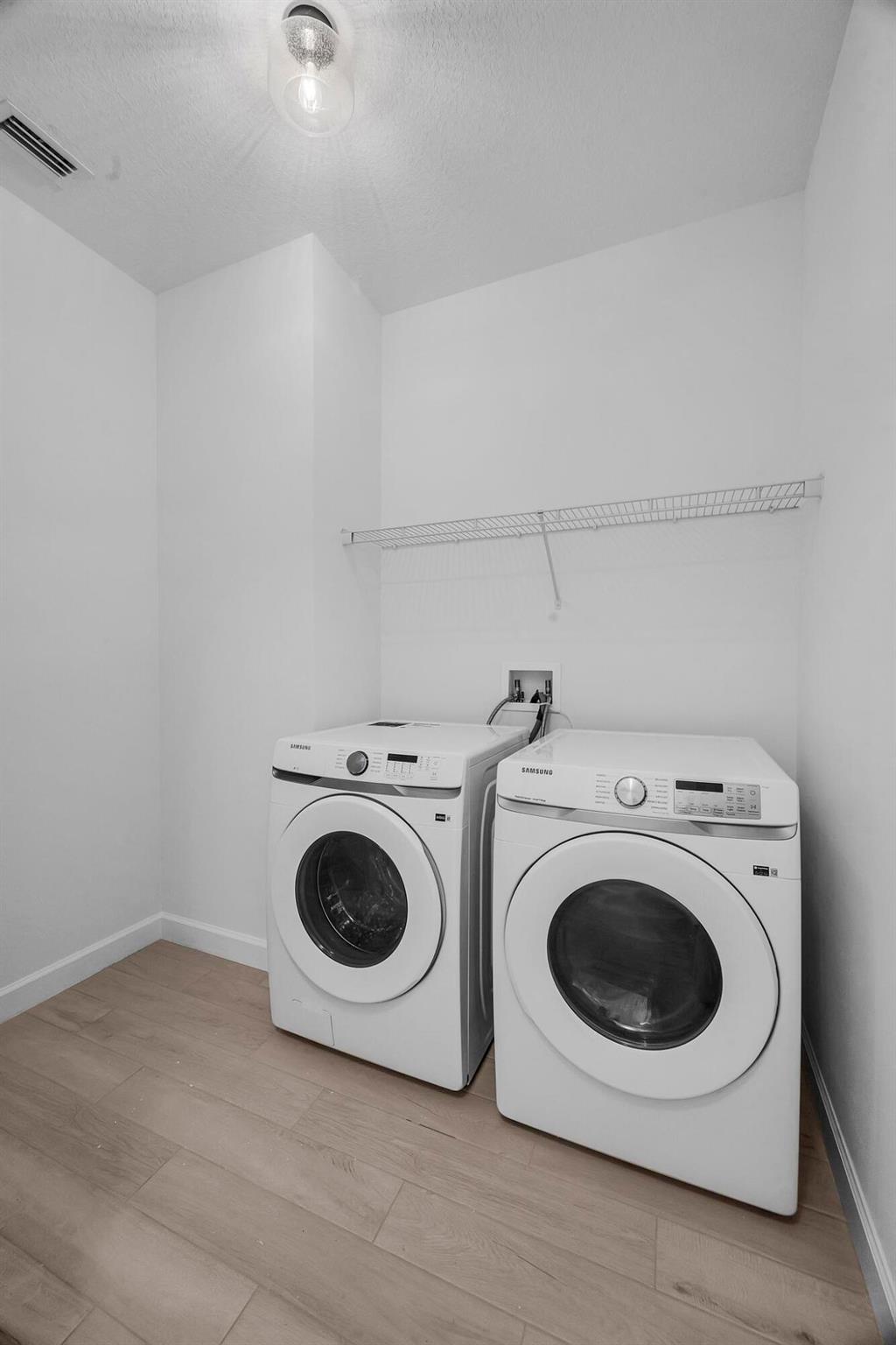 PORT ST LUCIE SECTION 9 - Residential Lease