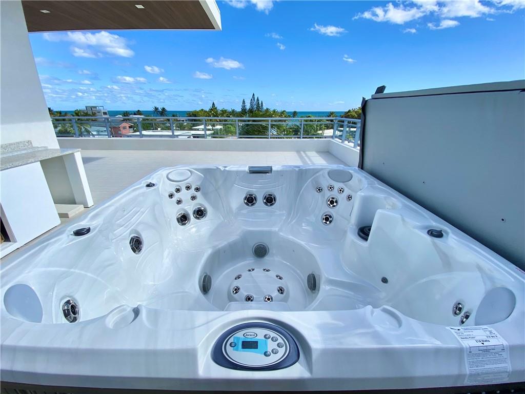 Seaside Village East Cond - Residential