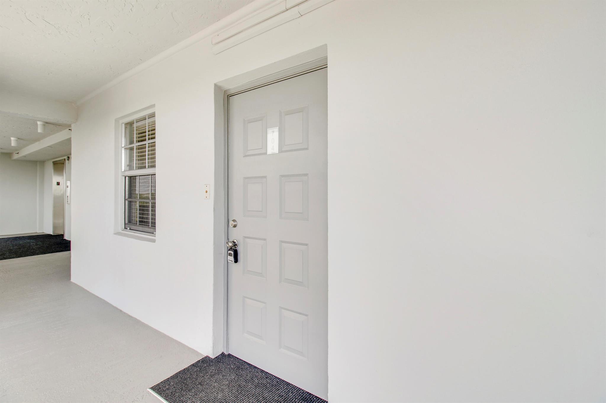 4015 W Palm Aire Drive 704