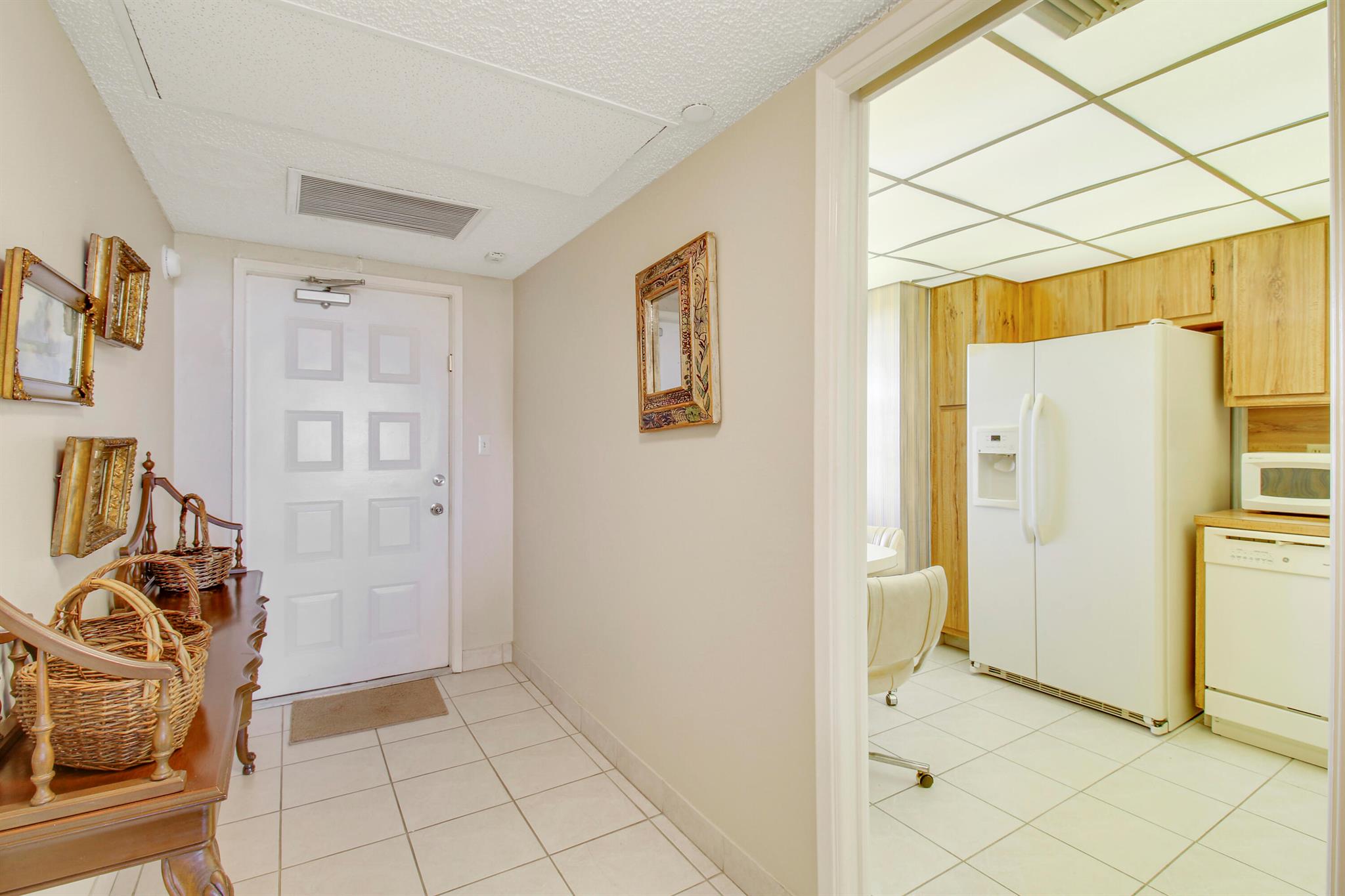 4015 W Palm Aire Drive 704