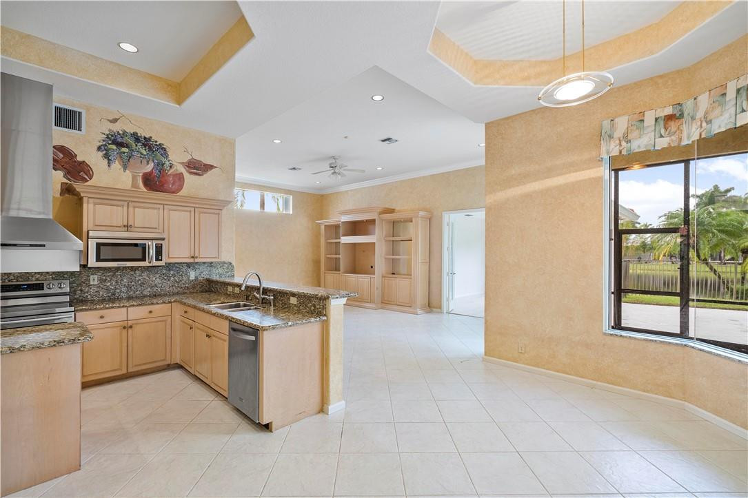 WESTON HILLS - Residential Lease