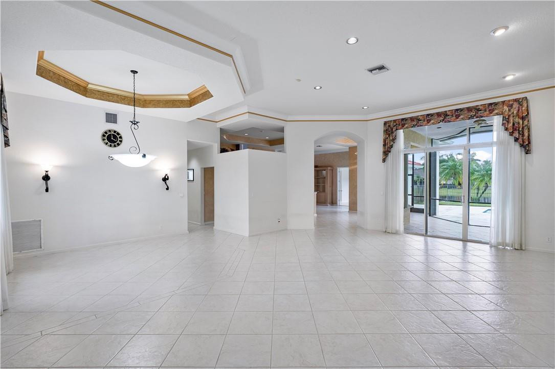 WESTON HILLS - Residential Lease