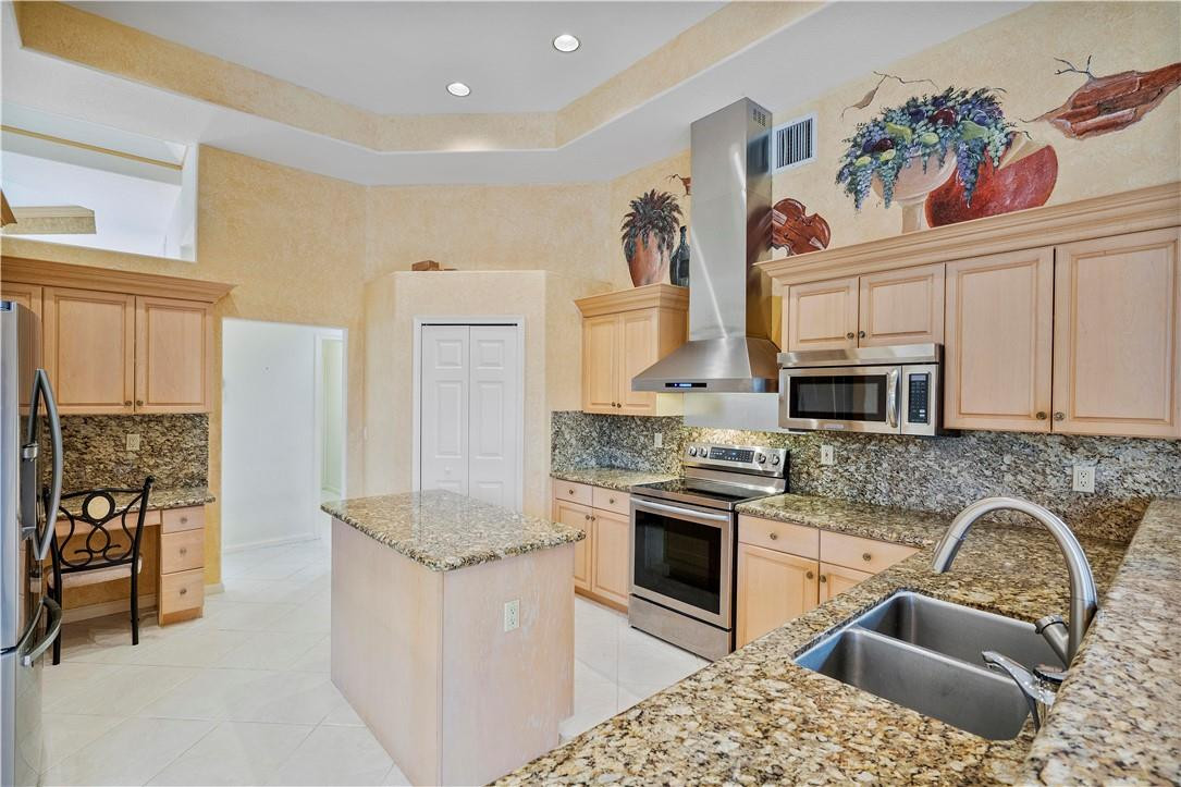 WESTON HILLS - Residential Lease