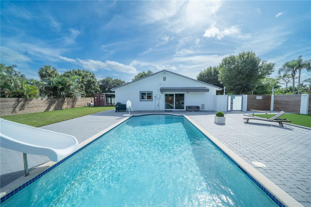 COUNTRY CLUB ACRES 5 - Residential Lease