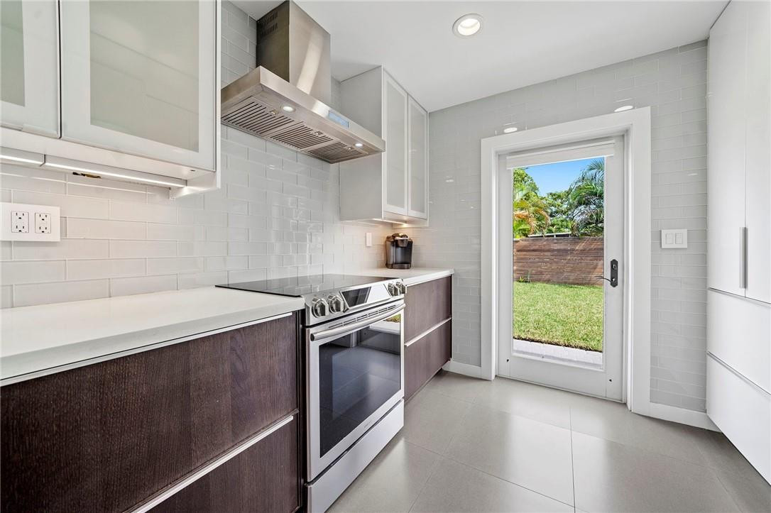 COUNTRY CLUB ACRES 5 - Residential Lease
