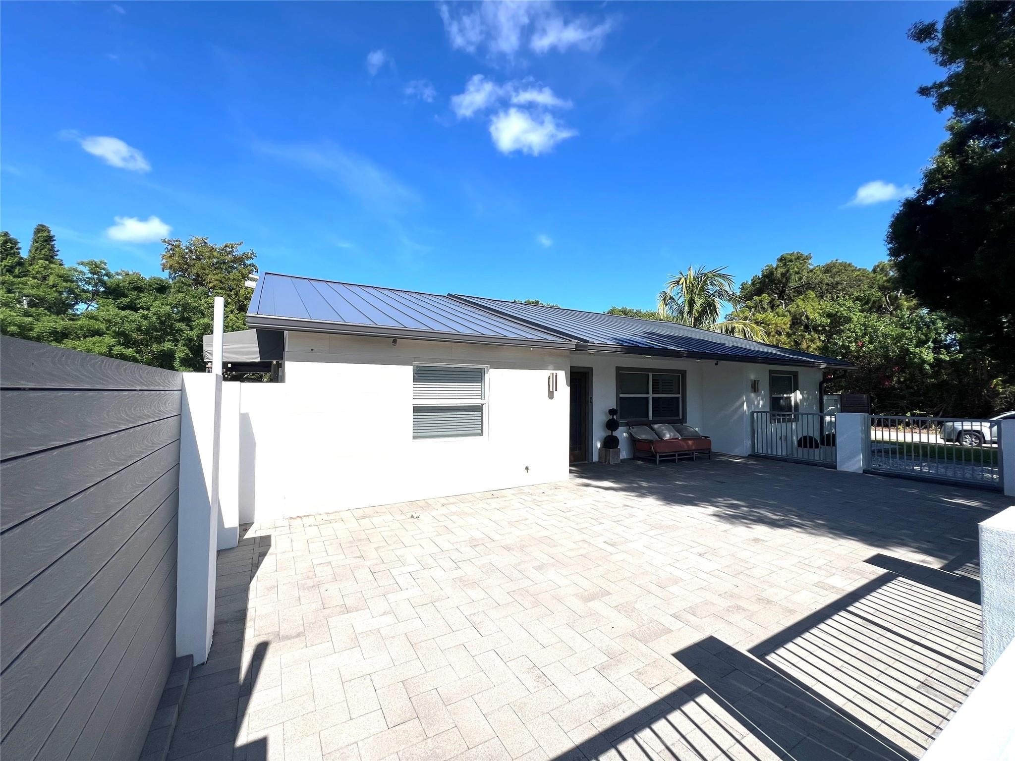 COUNTRY CLUB ACRES 5 - Residential Lease