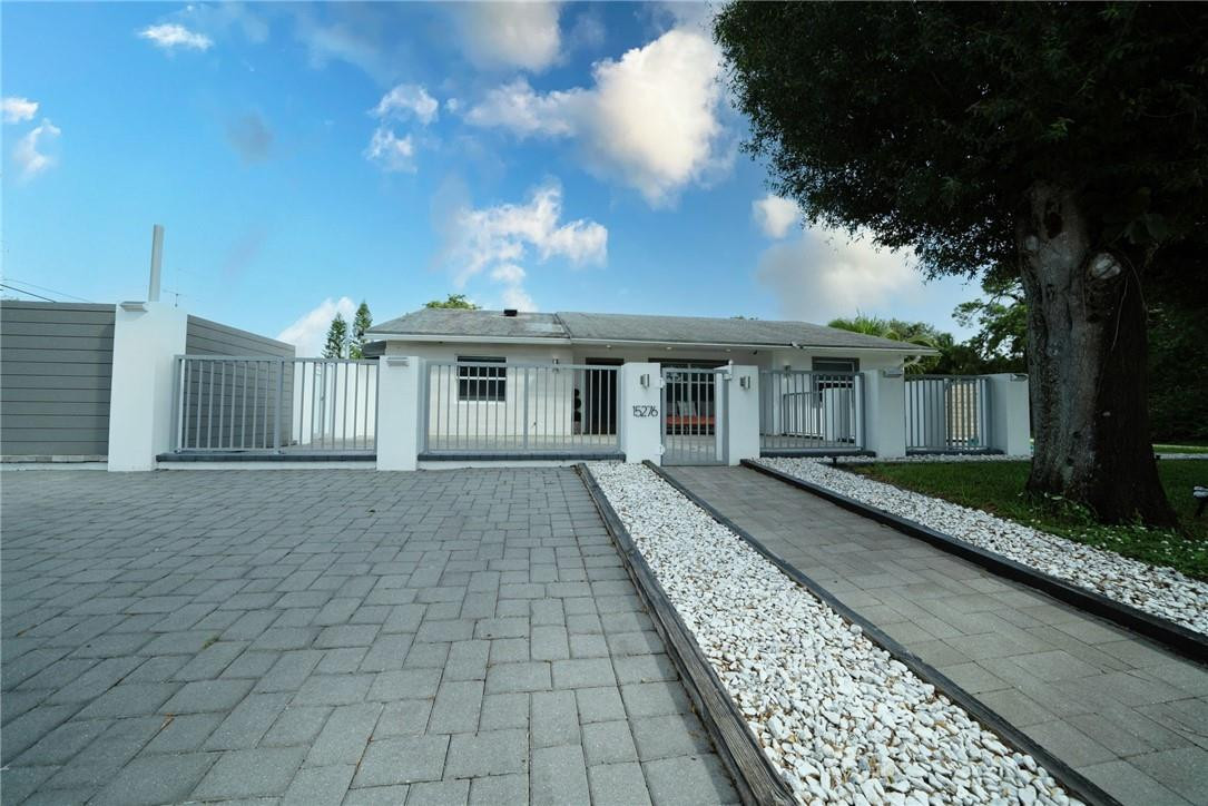 COUNTRY CLUB ACRES 5 - Residential Lease