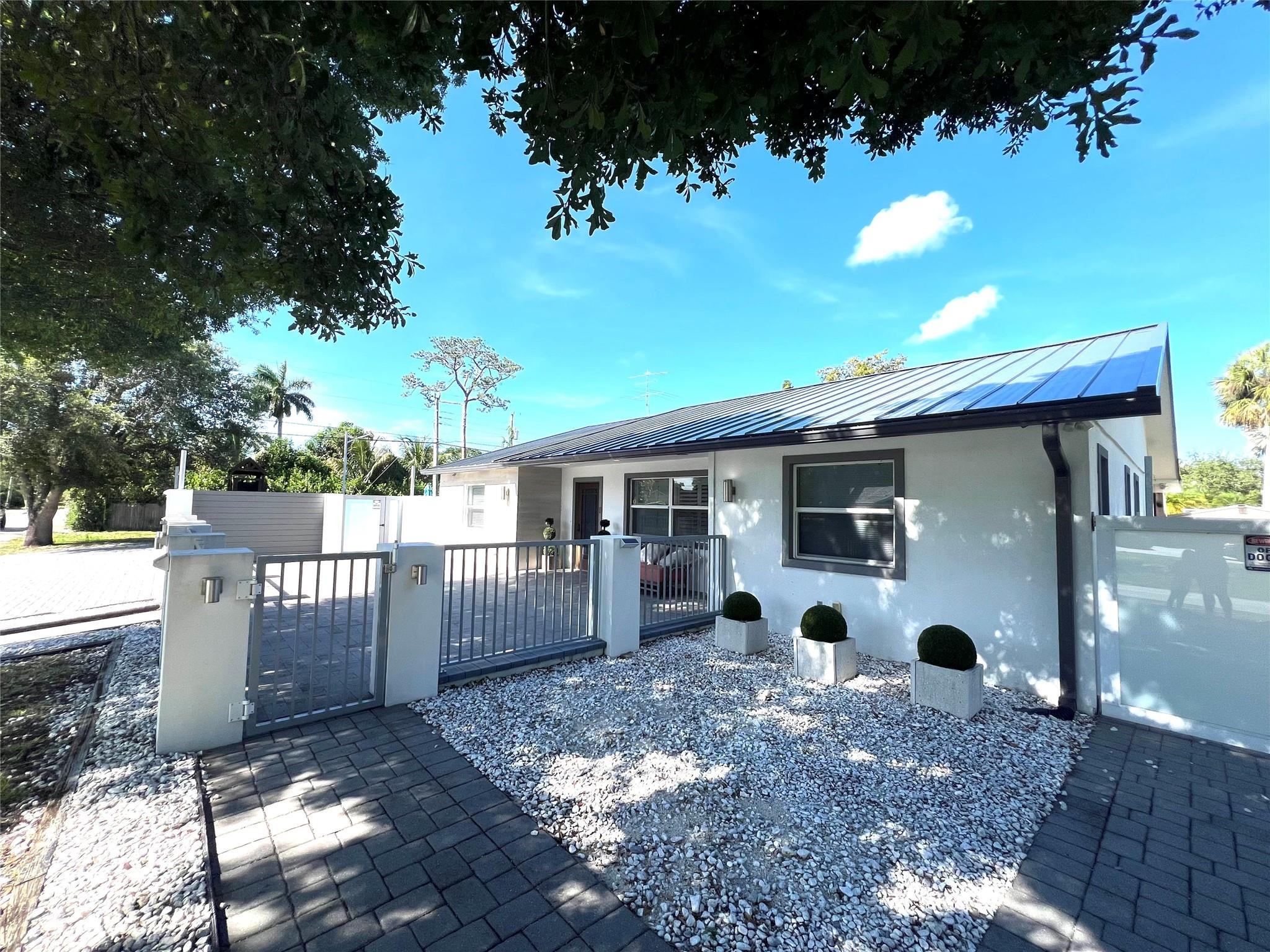 COUNTRY CLUB ACRES 5 - Residential Lease