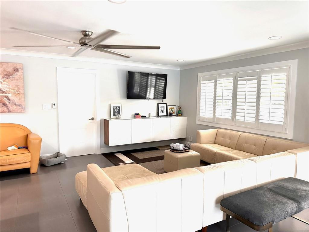 COUNTRY CLUB ACRES 5 - Residential Lease