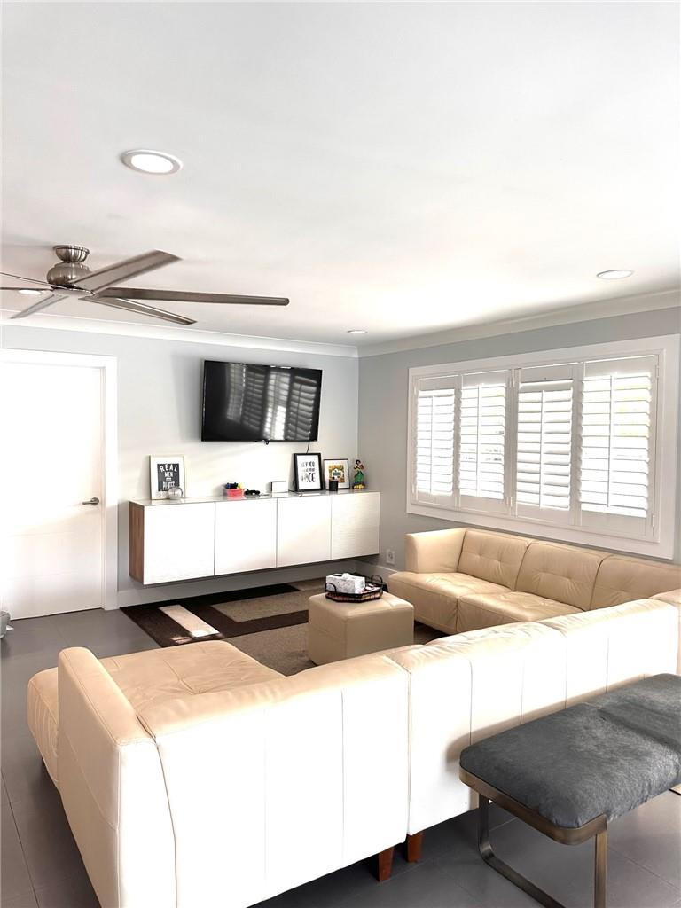 COUNTRY CLUB ACRES 5 - Residential Lease