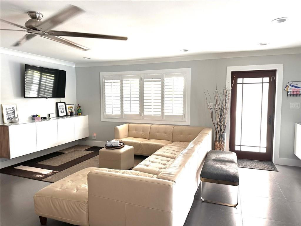 COUNTRY CLUB ACRES 5 - Residential Lease