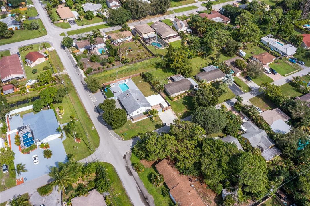 COUNTRY CLUB ACRES 5 - Residential Lease