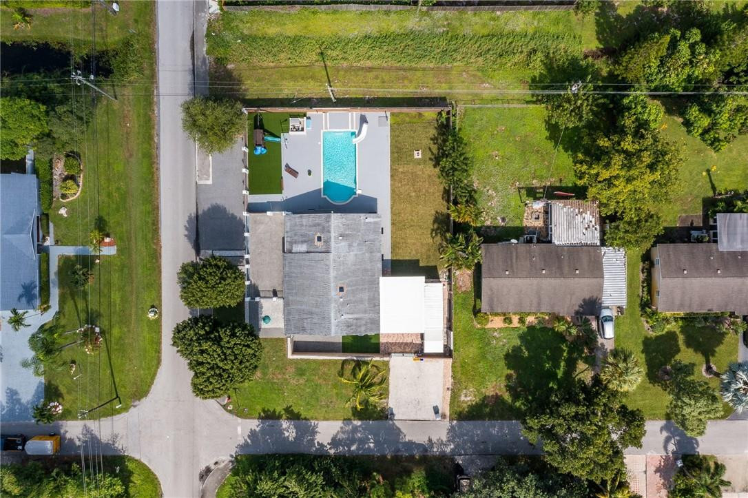 COUNTRY CLUB ACRES 5 - Residential Lease