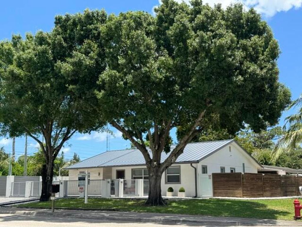 Photo of 15276 Harrison Road, Delray Beach, FL 33484 (MLS # B26034562)