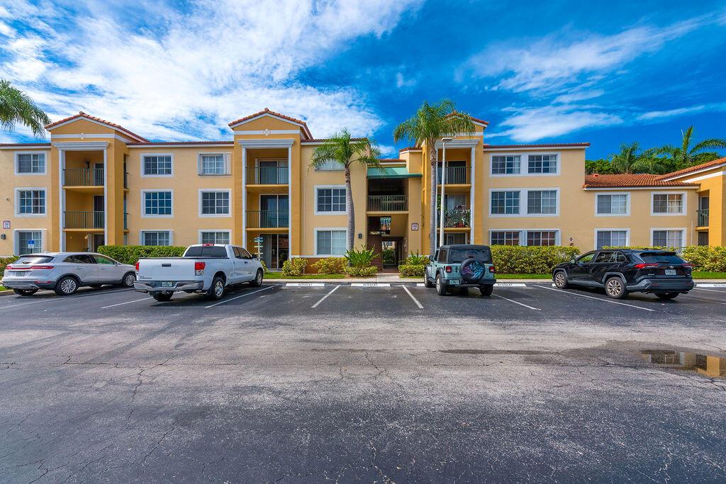 View photos, virtual tours, details... 160 Yacht Club Way 109
