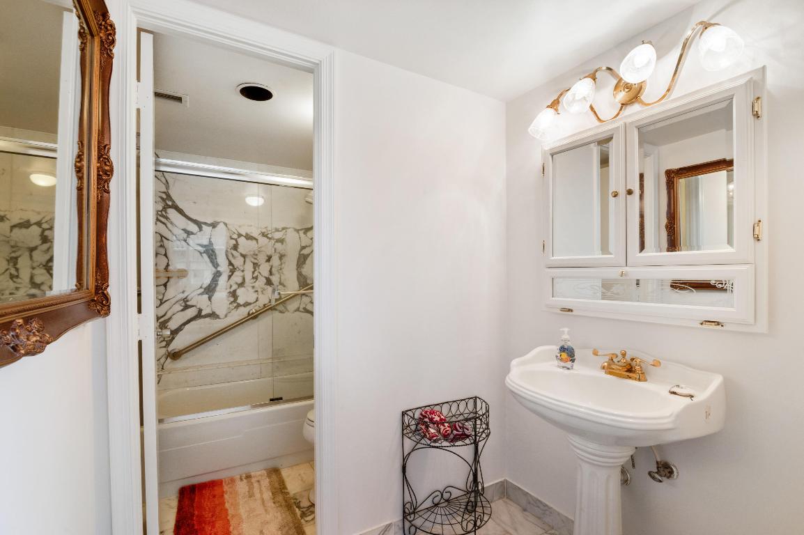 CLARIDGE CONDO - Residential Lease