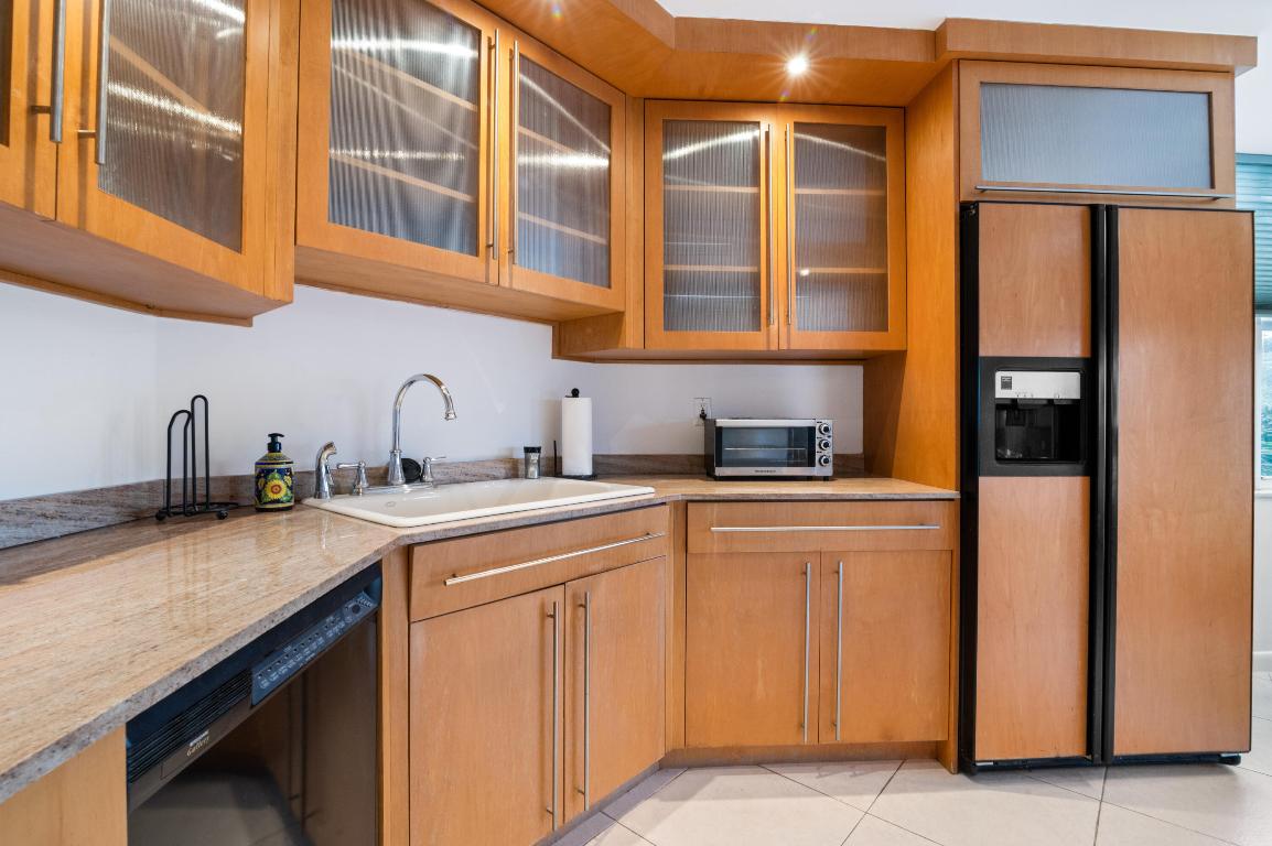 CLARIDGE CONDO - Residential Lease