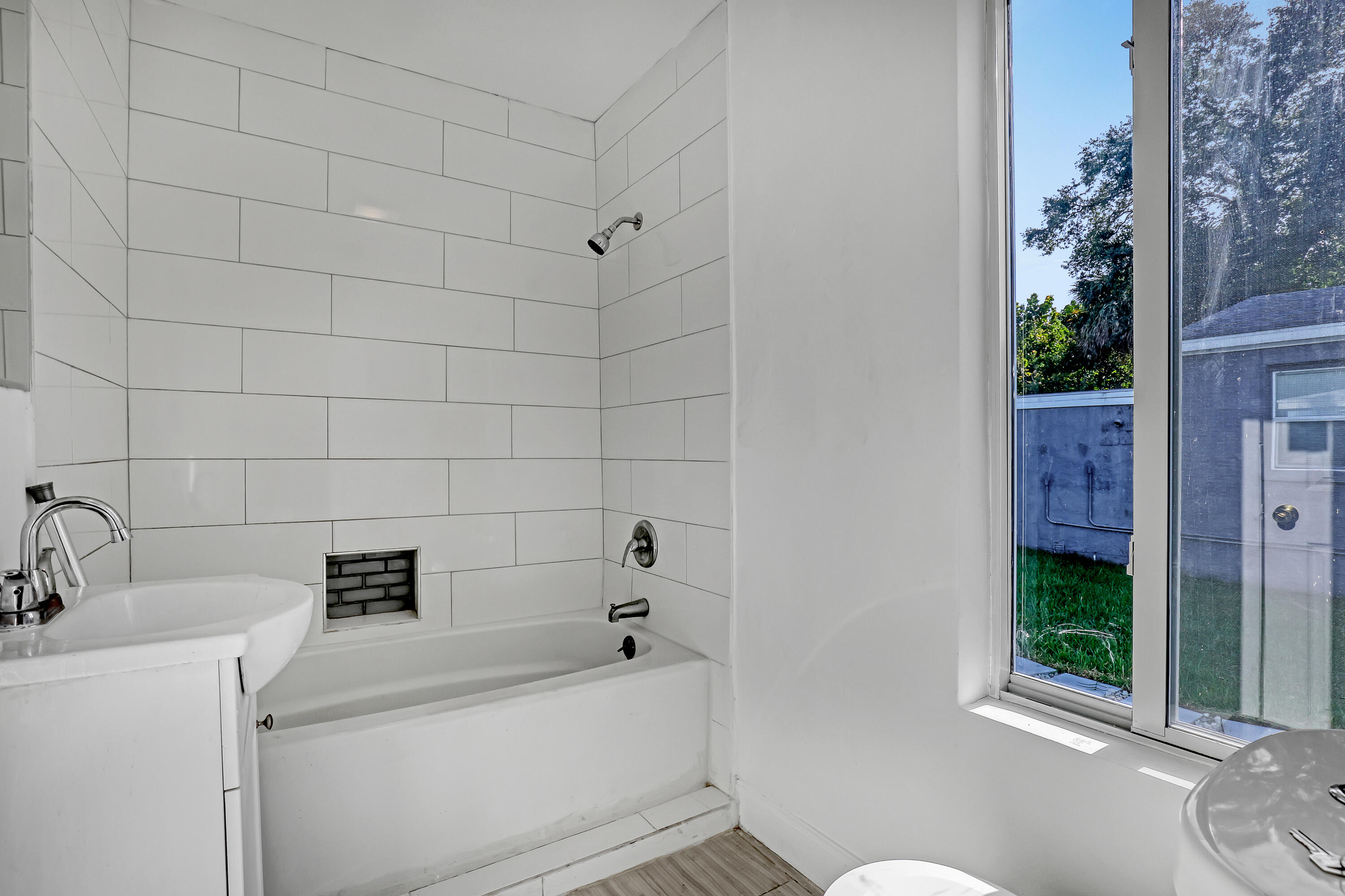 INLET GROVE IN PB 6 P 87 & PB 8 P 14 - Residential Income