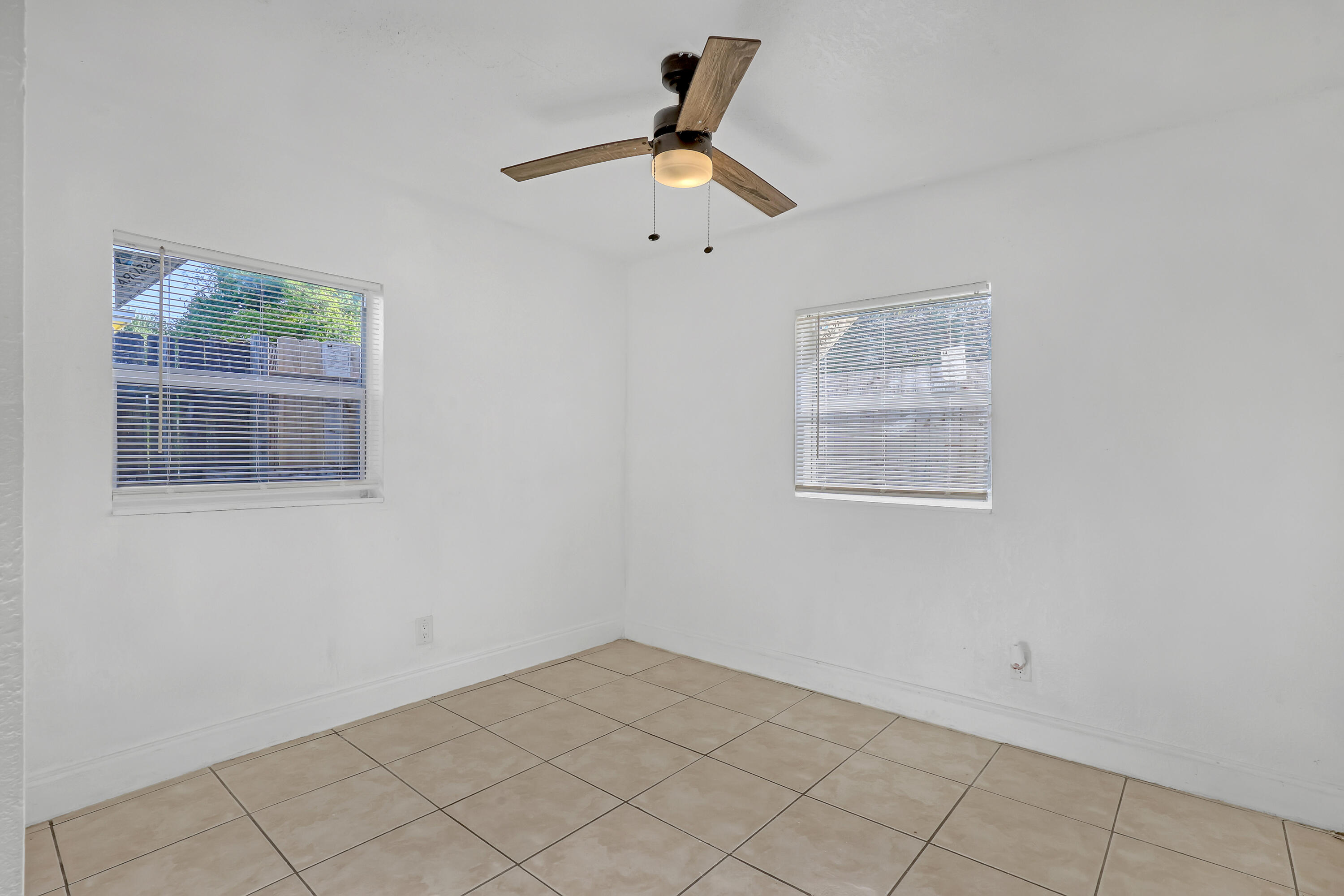 INLET GROVE IN PB 6 P 87 & PB 8 P 14 - Residential Income
