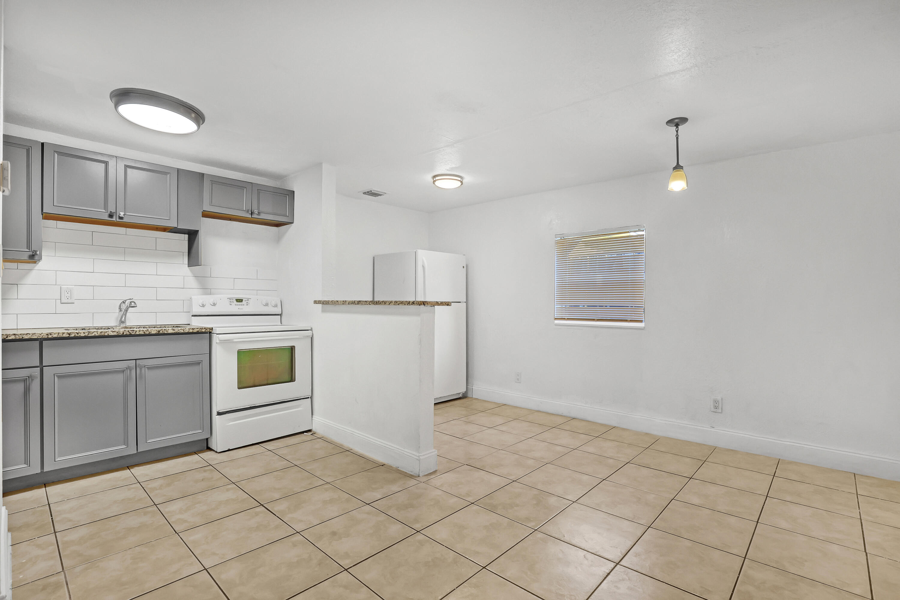 INLET GROVE IN PB 6 P 87 & PB 8 P 14 - Residential Income