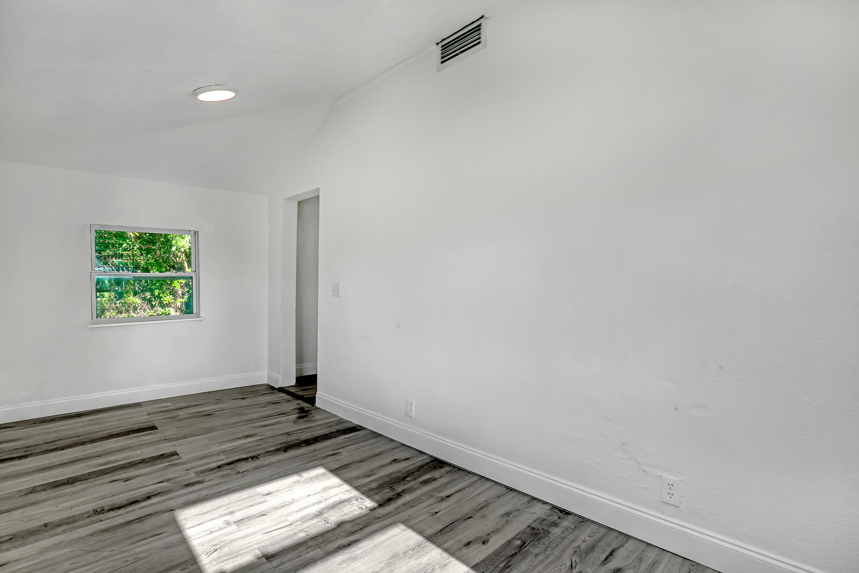 INLET GROVE IN PB 6 P 87 & PB 8 P 14 - Residential Income