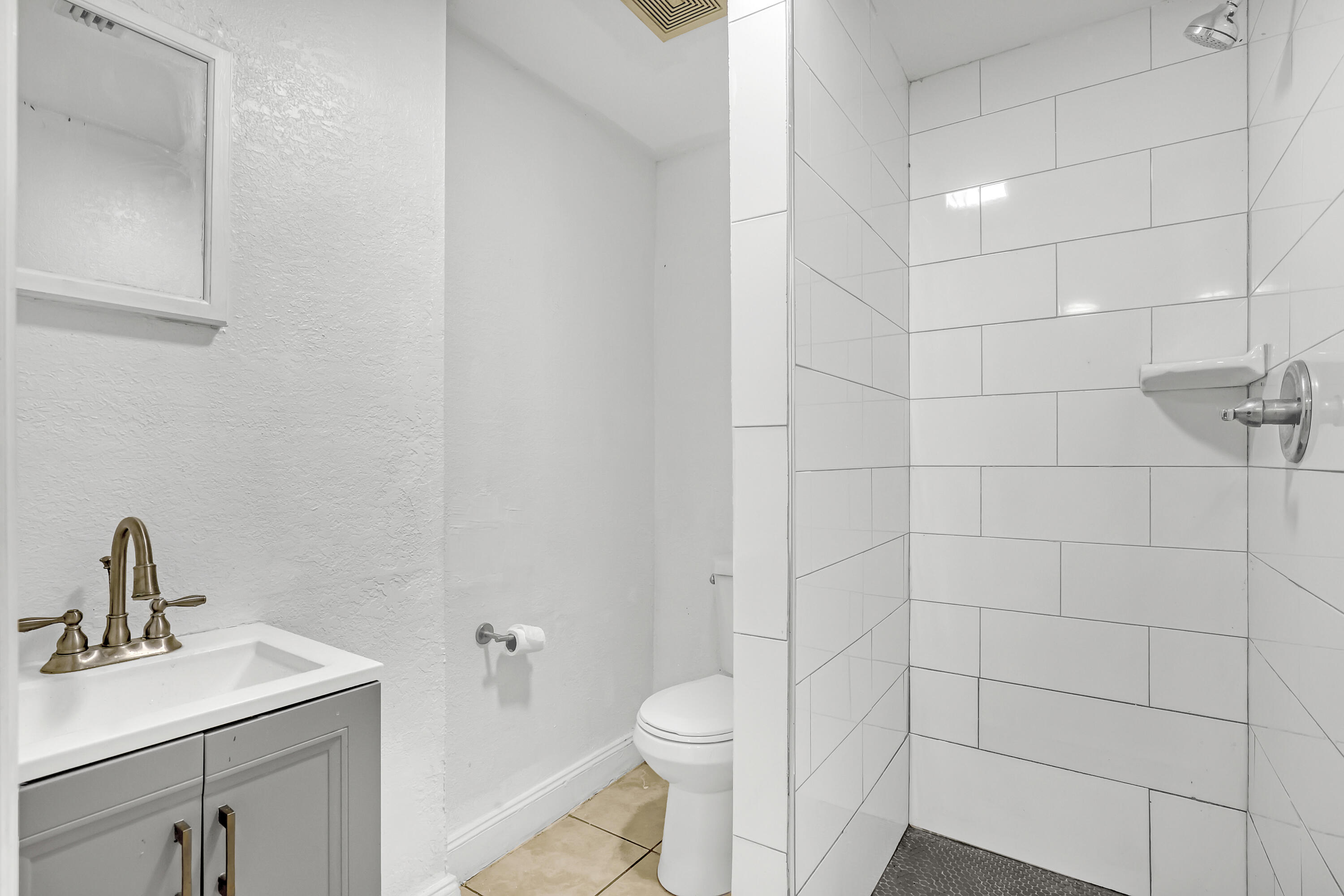 INLET GROVE IN PB 6 P 87 & PB 8 P 14 - Residential Income