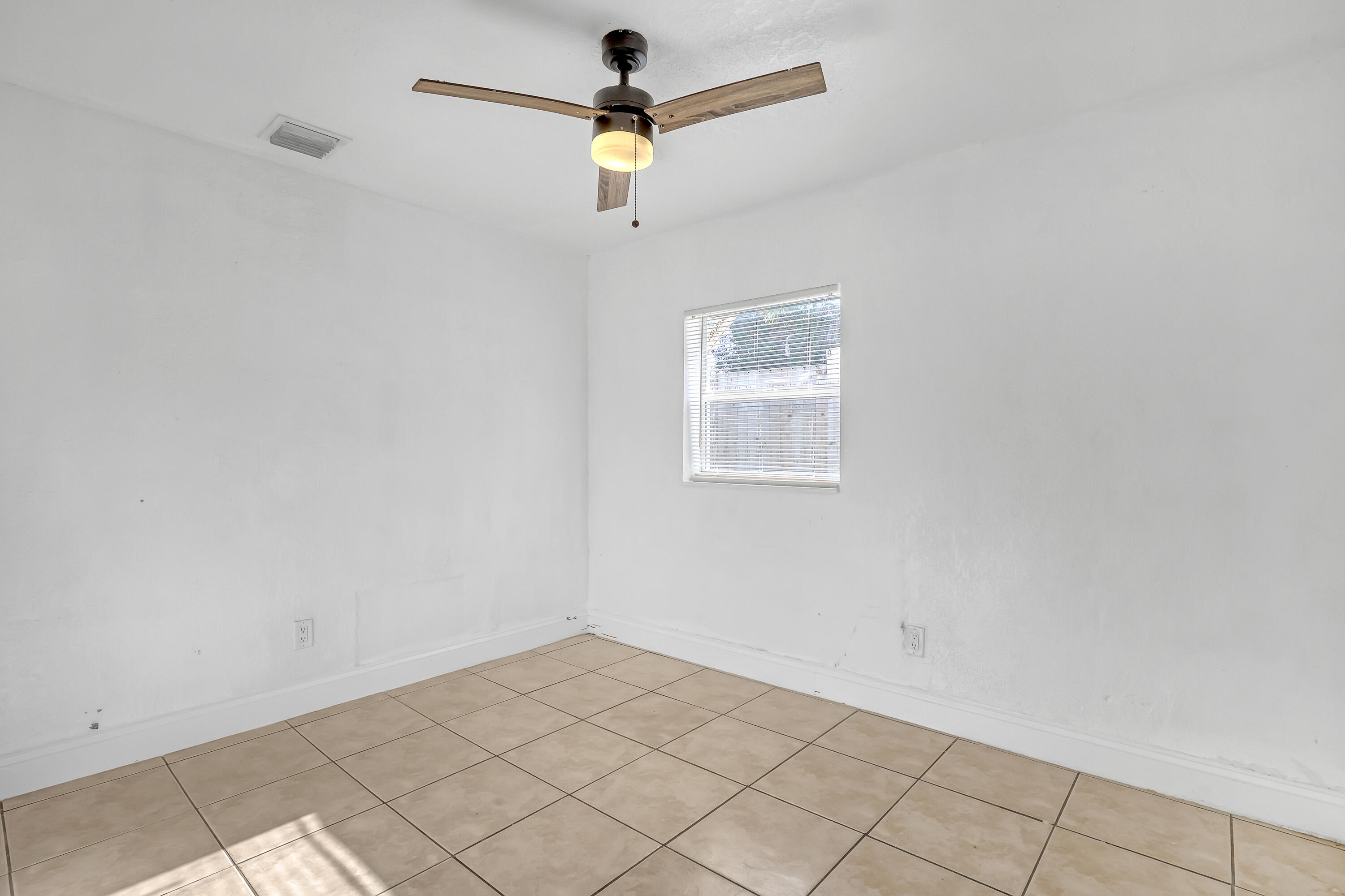 INLET GROVE IN PB 6 P 87 & PB 8 P 14 - Residential Income