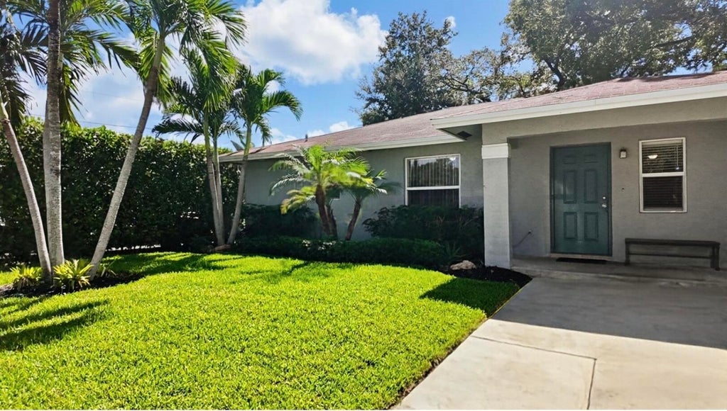 Photo of 2206 NW 5TH Street, Fort Lauderdale, FL 33311 (MLS # B26092242)