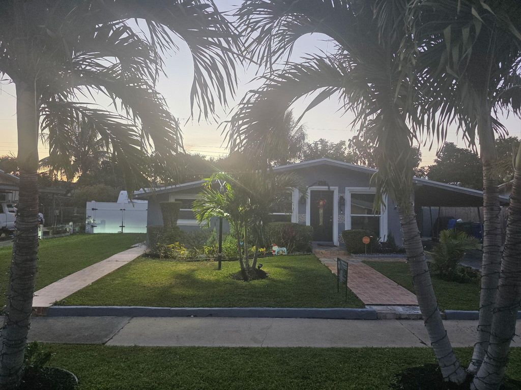 Photo of 621 SW 56th Avenue, Margate, FL 33068 (MLS # R11163383)