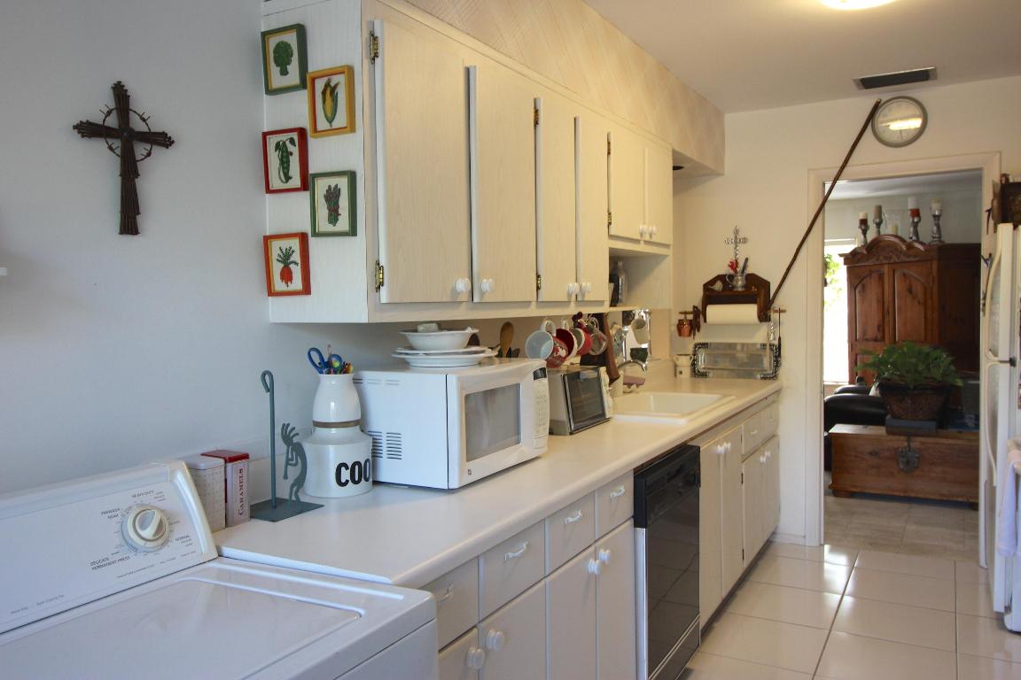 HIDDEN KEY CONDO - Residential