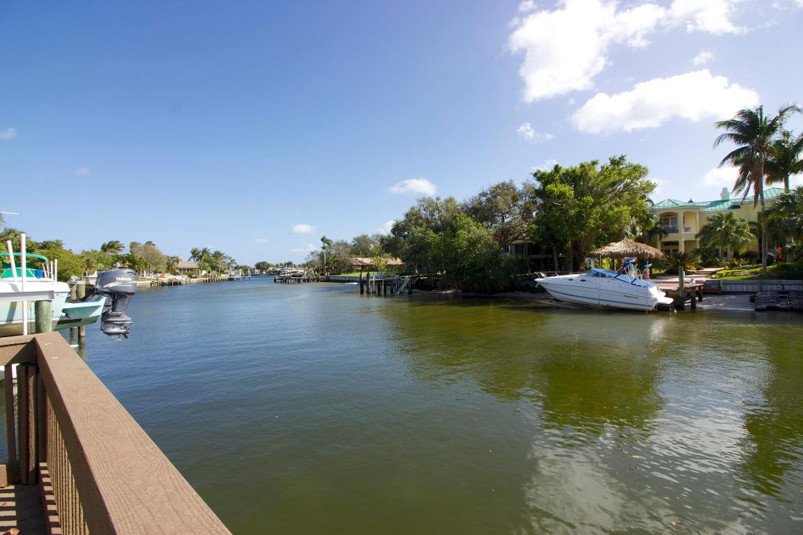 HIDDEN KEY CONDO - Residential