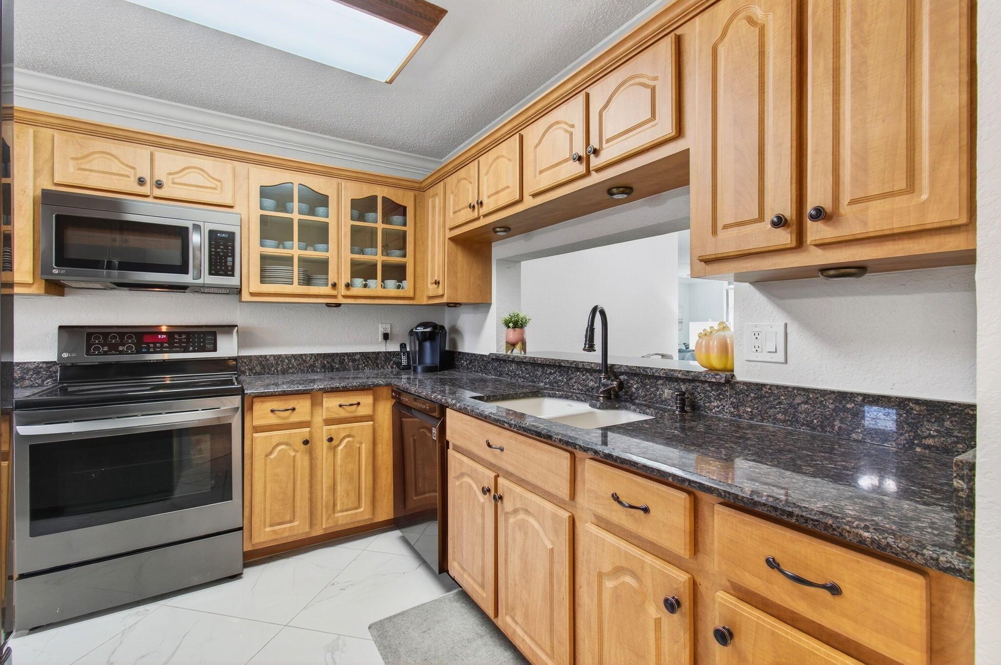 WATERSEDGE AT THE LAKES O - Residential