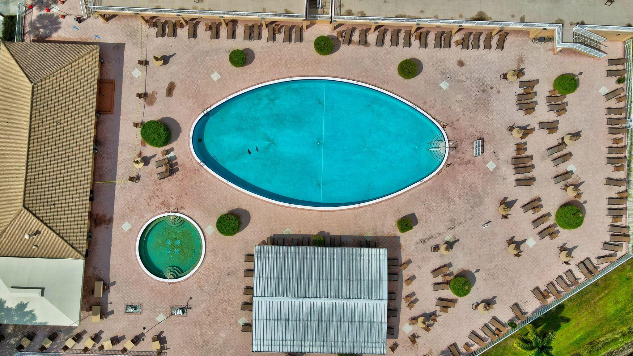 WATERSEDGE AT THE LAKES O - Residential