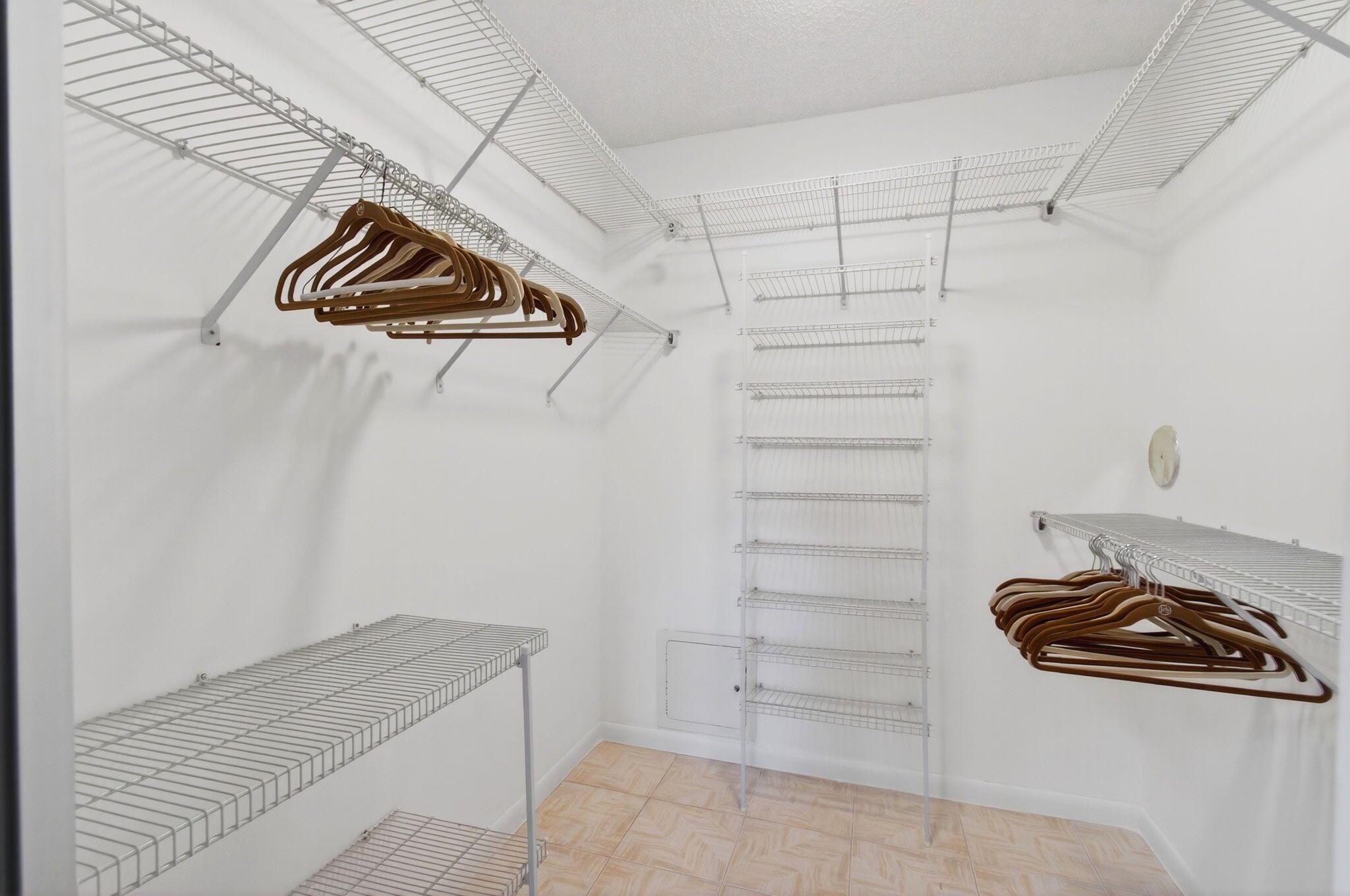 WATERSEDGE AT THE LAKES O - Residential