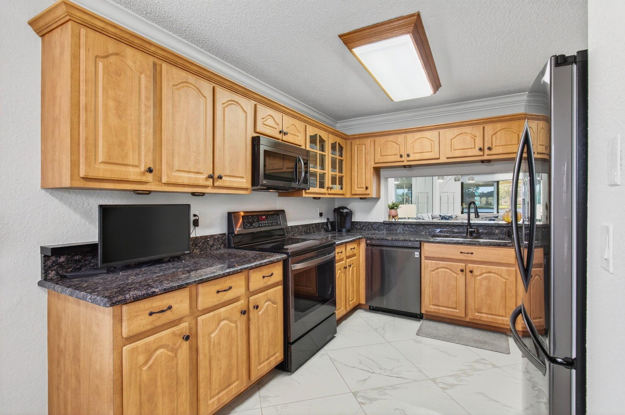 WATERSEDGE AT THE LAKES O - Residential