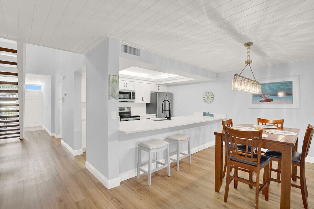 Photo of 277 Old Meadow Way, Palm Beach Gardens, FL 33418 (MLS # R11145059)