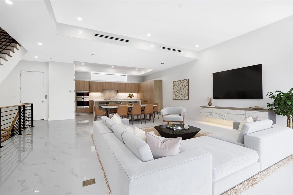 Photo of 804 NE 2nd Street, Fort Lauderdale, FL 33301 (MLS # B26009153)