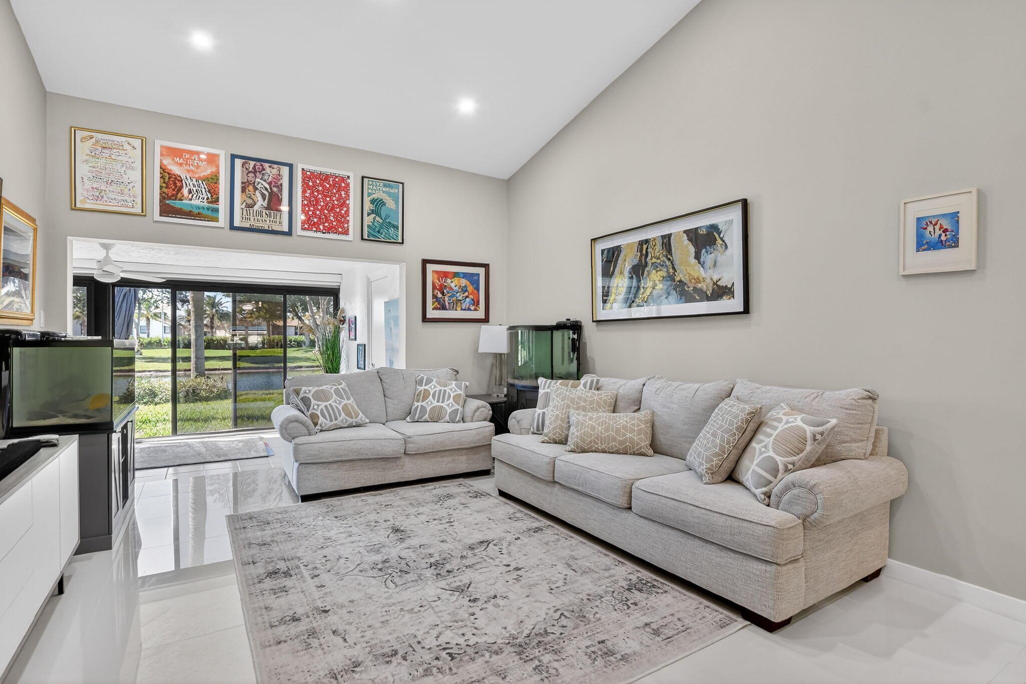 BOCA GLADES - Residential