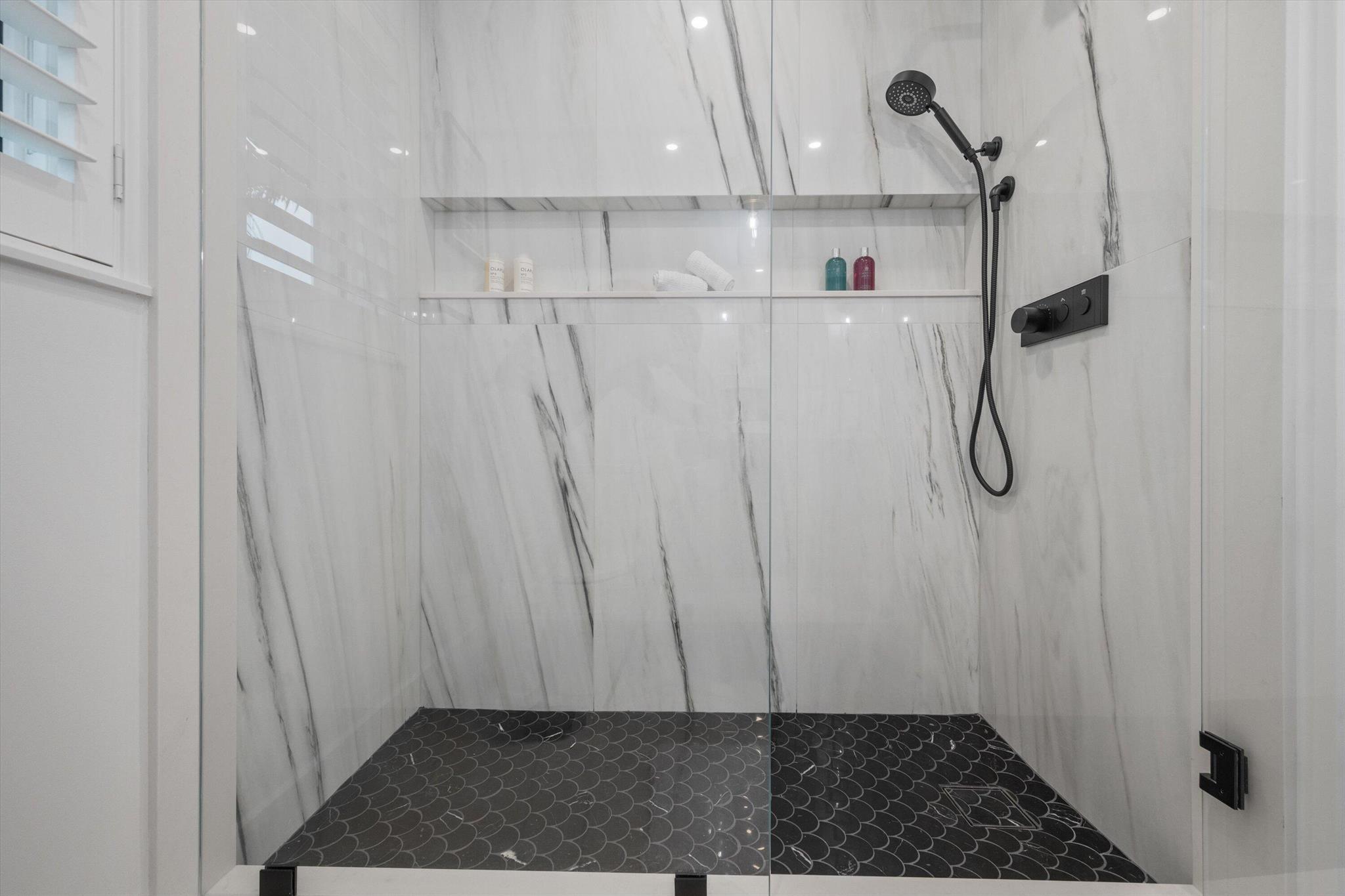 THE SOUNDINGS - Residential