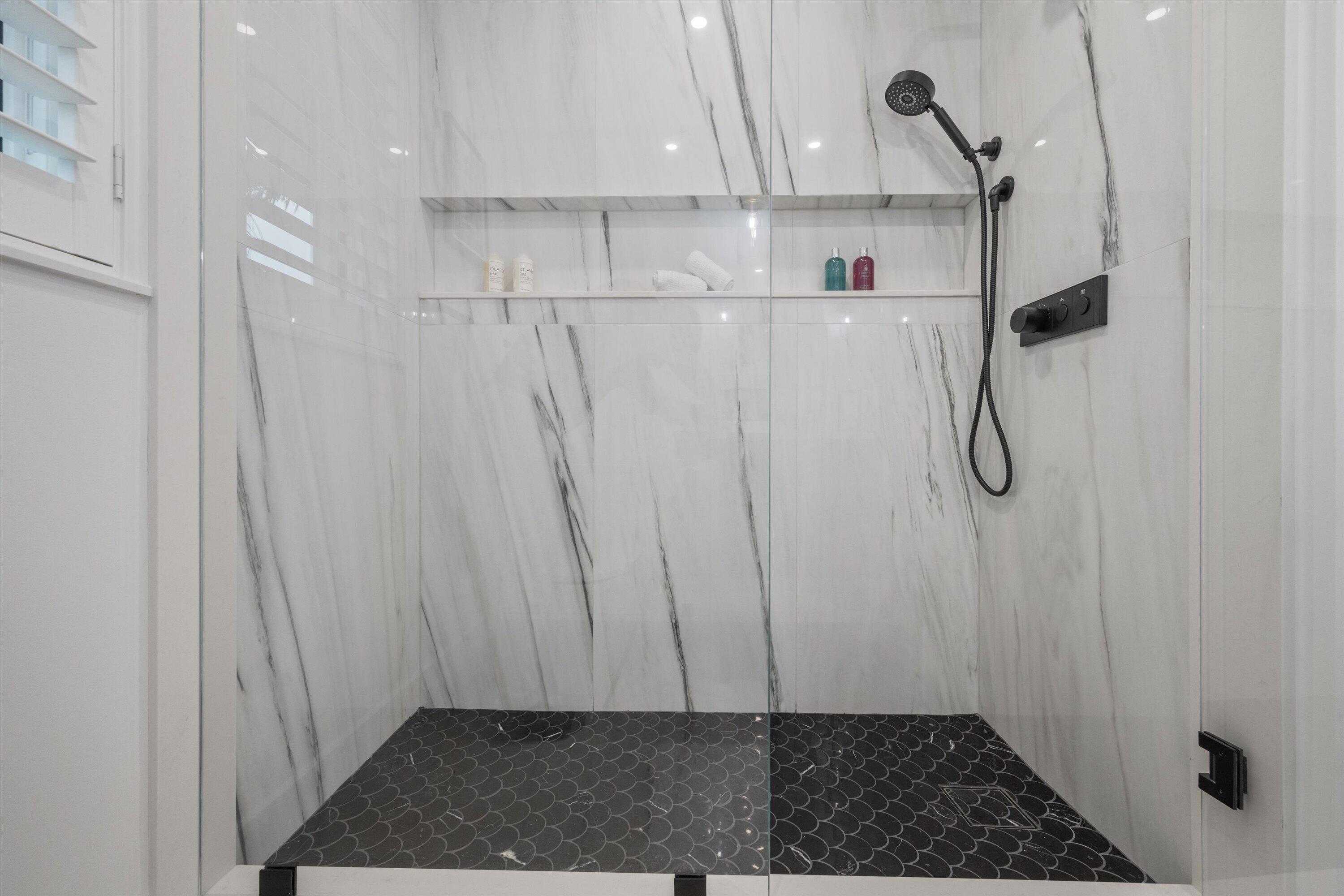 THE SOUNDINGS - Residential