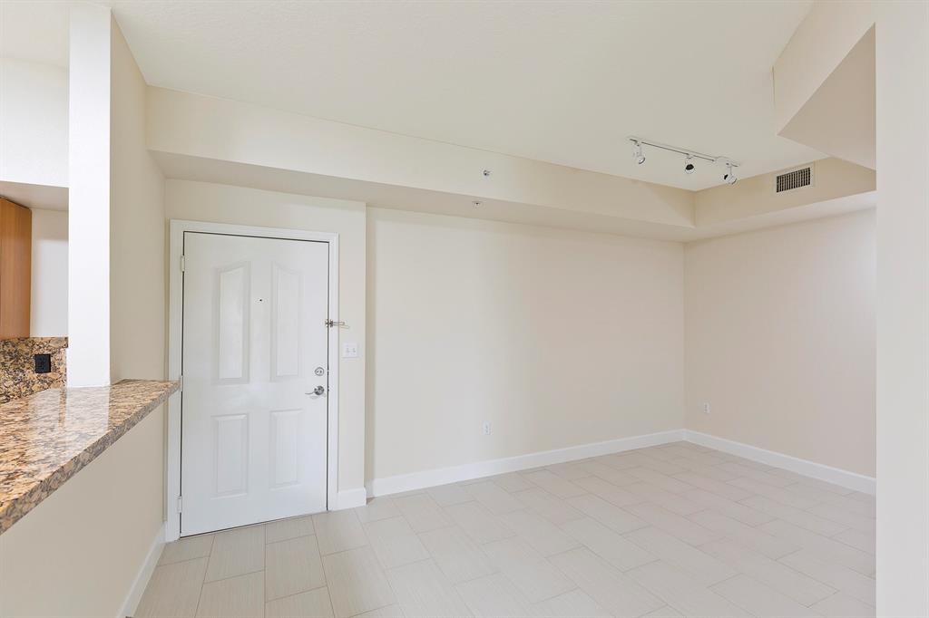 PINEAPPLE GROVE VILLAGE CONDO - Residential