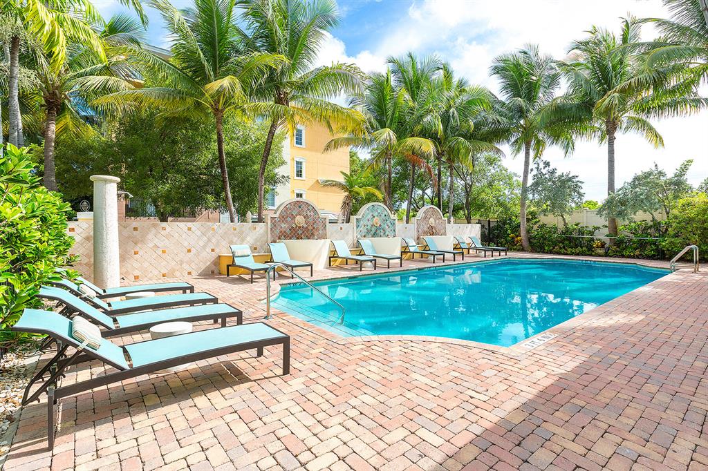 PINEAPPLE GROVE VILLAGE CONDO - Residential