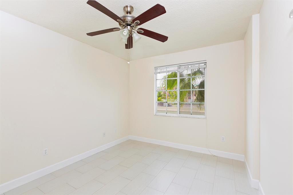 PINEAPPLE GROVE VILLAGE CONDO - Residential