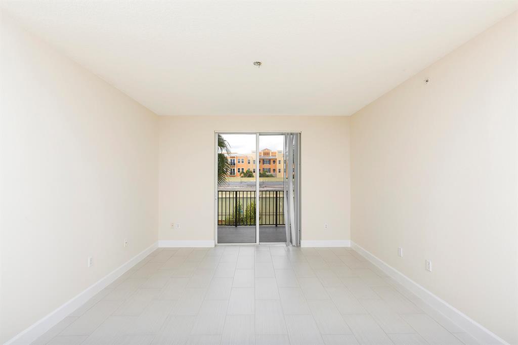 PINEAPPLE GROVE VILLAGE CONDO - Residential